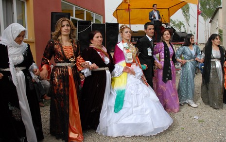 Yüksekova'da 29-30 Mayıs tarihleri arasında evlenen çiftleri sizler için sayfamıza taşıdık.