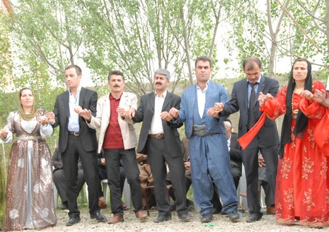 Yüksekova'da 29-30 Mayıs tarihleri arasında evlenen çiftleri sizler için sayfamıza taşıdık.