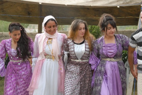 Yüksekova'da 29-30 Mayıs tarihleri arasında evlenen çiftleri sizler için sayfamıza taşıdık.