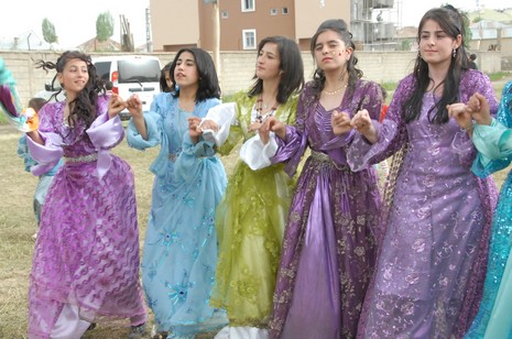 Yüksekova'da 29-30 Mayıs tarihleri arasında evlenen çiftleri sizler için sayfamıza taşıdık.