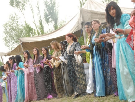 Yüksekova'da 29-30 Mayıs tarihleri arasında evlenen çiftleri sizler için sayfamıza taşıdık.