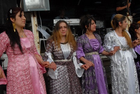 Yüksekova'da 29-30 Mayıs tarihleri arasında evlenen çiftleri sizler için sayfamıza taşıdık.