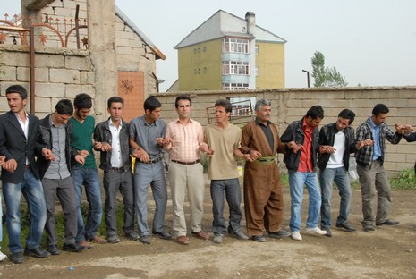 Yüksekova'da 29-30 Mayıs tarihleri arasında evlenen çiftleri sizler için sayfamıza taşıdık.