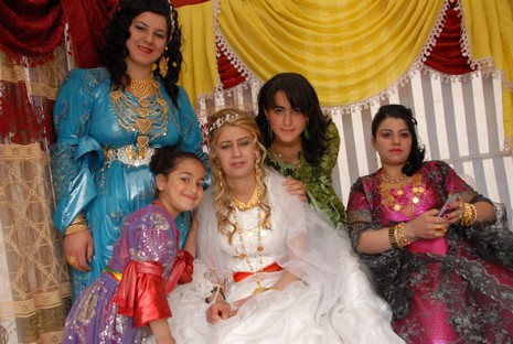 Yüksekova'da 29-30 Mayıs tarihleri arasında evlenen çiftleri sizler için sayfamıza taşıdık.