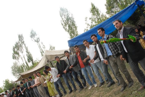 Yüksekova'da 29-30 Mayıs tarihleri arasında evlenen çiftleri sizler için sayfamıza taşıdık.