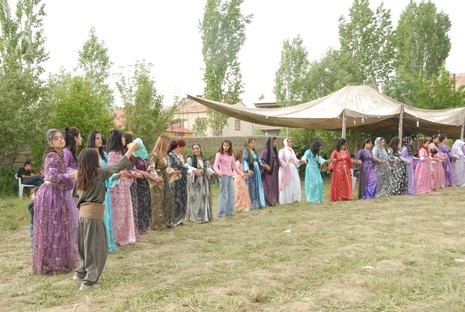 Yüksekova'da 29-30 Mayıs tarihleri arasında evlenen çiftleri sizler için sayfamıza taşıdık.