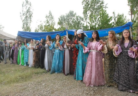 Yüksekova'da 29-30 Mayıs tarihleri arasında evlenen çiftleri sizler için sayfamıza taşıdık.