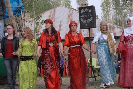 Yüksekova'da 29-30 Mayıs tarihleri arasında evlenen çiftleri sizler için sayfamıza taşıdık.