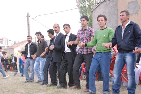 Yüksekova'da 29-30 Mayıs tarihleri arasında evlenen çiftleri sizler için sayfamıza taşıdık.