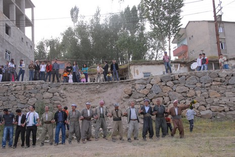 Yüksekova'da 29-30 Mayıs tarihleri arasında evlenen çiftleri sizler için sayfamıza taşıdık.