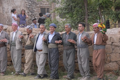 Yüksekova'da 29-30 Mayıs tarihleri arasında evlenen çiftleri sizler için sayfamıza taşıdık.