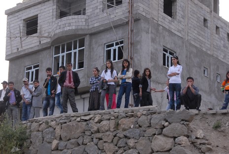 Yüksekova'da 29-30 Mayıs tarihleri arasında evlenen çiftleri sizler için sayfamıza taşıdık.