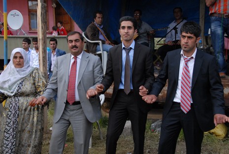 Yüksekova'da 29-30 Mayıs tarihleri arasında evlenen çiftleri sizler için sayfamıza taşıdık.