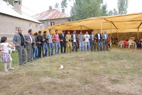 Yüksekova'da 29-30 Mayıs tarihleri arasında evlenen çiftleri sizler için sayfamıza taşıdık.