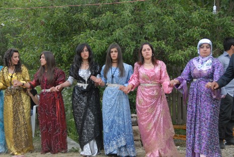 Yüksekova'da 29-30 Mayıs tarihleri arasında evlenen çiftleri sizler için sayfamıza taşıdık.