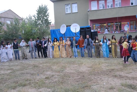 Yüksekova'da 29-30 Mayıs tarihleri arasında evlenen çiftleri sizler için sayfamıza taşıdık.