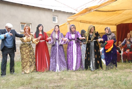 Yüksekova'da 29-30 Mayıs tarihleri arasında evlenen çiftleri sizler için sayfamıza taşıdık.