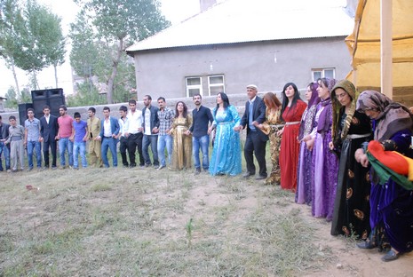 Yüksekova'da 29-30 Mayıs tarihleri arasında evlenen çiftleri sizler için sayfamıza taşıdık.