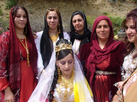 Yüksekova'da 29-30 Mayıs tarihleri arasında evlenen çiftleri sizler için sayfamıza taşıdık.