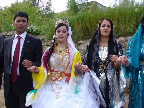 Yüksekova'da 29-30 Mayıs tarihleri arasında evlenen çiftleri sizler için sayfamıza taşıdık.