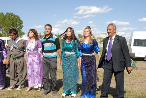 Yüksekova'da 29-30 Mayıs tarihleri arasında evlenen çiftleri sizler için sayfamıza taşıdık.