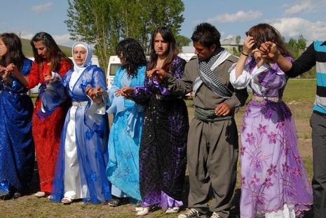 Yüksekova'da 29-30 Mayıs tarihleri arasında evlenen çiftleri sizler için sayfamıza taşıdık.