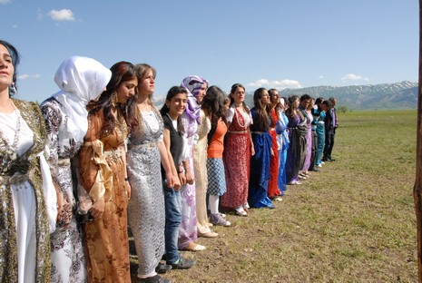 Yüksekova'da 29-30 Mayıs tarihleri arasında evlenen çiftleri sizler için sayfamıza taşıdık.