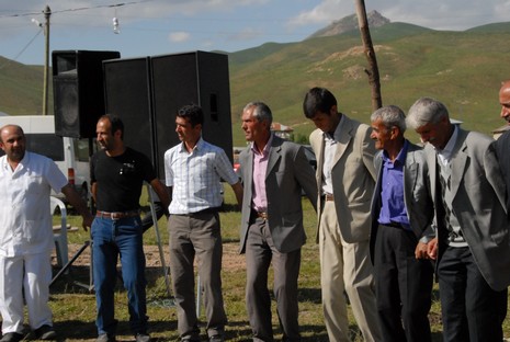 Yüksekova'da 29-30 Mayıs tarihleri arasında evlenen çiftleri sizler için sayfamıza taşıdık.