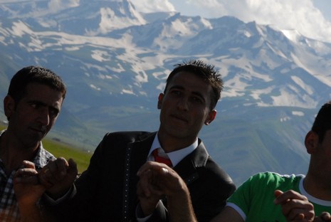 Yüksekova'da 29-30 Mayıs tarihleri arasında evlenen çiftleri sizler için sayfamıza taşıdık.