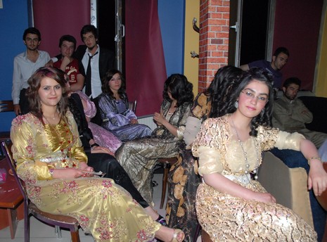 LGS öncesi dershane öğrencileri strest attı. 