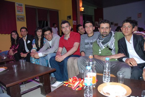 LGS öncesi dershane öğrencileri strest attı. 