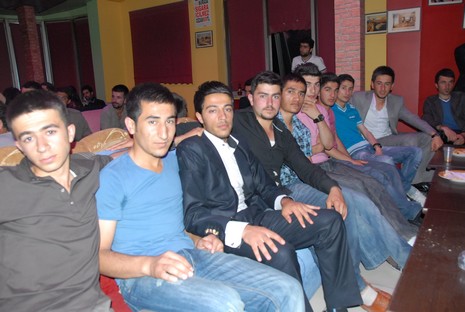 LGS öncesi dershane öğrencileri strest attı. 