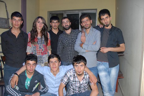 LGS öncesi dershane öğrencileri strest attı. 