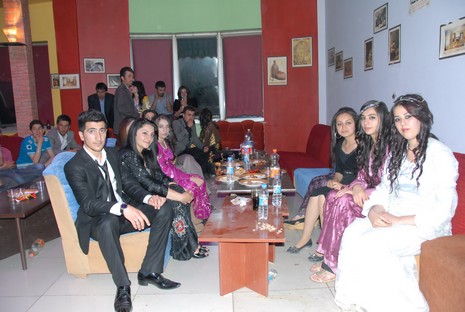 LGS öncesi dershane öğrencileri strest attı. 