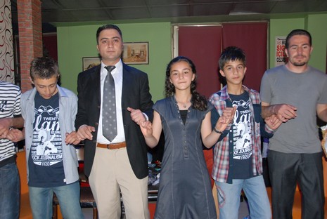 LGS öncesi dershane öğrencileri strest attı. 