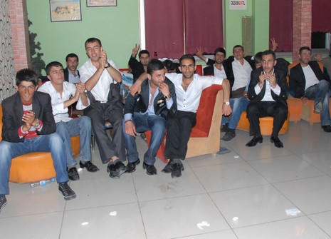 LGS öncesi dershane öğrencileri strest attı. 