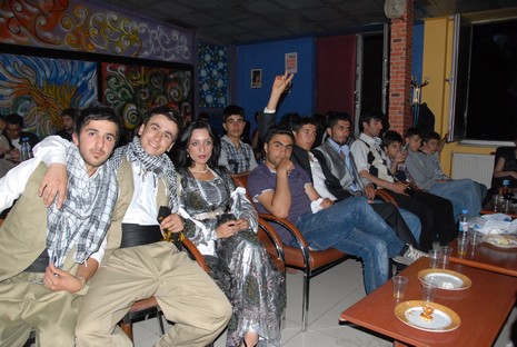 LGS öncesi dershane öğrencileri strest attı. 