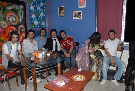 LGS öncesi dershane öğrencileri strest attı. 