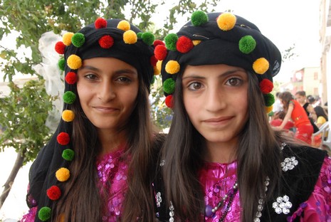 Yüksekova'da 05-06 Haziran 2010 tarihleri arasında evlenen çiftleri sizler için sayfamıza taşıdık.