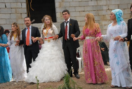 Yüksekova'da 05-06 Haziran 2010 tarihleri arasında evlenen çiftleri sizler için sayfamıza taşıdık.