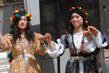 Yüksekova'da 05-06 Haziran 2010 tarihleri arasında evlenen çiftleri sizler için sayfamıza taşıdık.