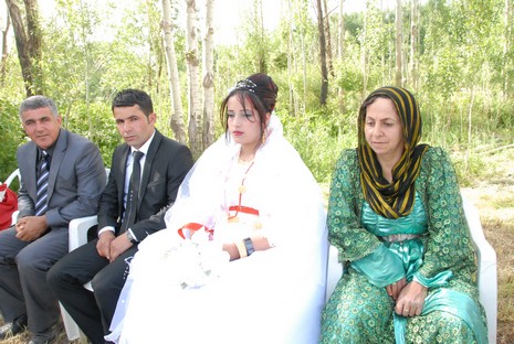 Yüksekova'da 05-06 Haziran 2010 tarihleri arasında evlenen çiftleri sizler için sayfamıza taşıdık.