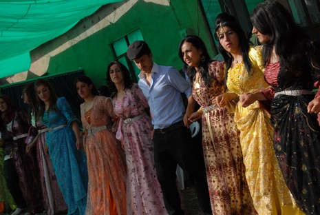 Yüksekova'da 05-06 Haziran 2010 tarihleri arasında evlenen çiftleri sizler için sayfamıza taşıdık.