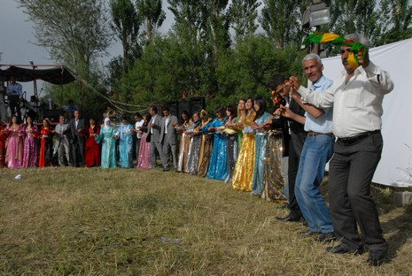 Yüksekova'da 05-06 Haziran 2010 tarihleri arasında evlenen çiftleri sizler için sayfamıza taşıdık.