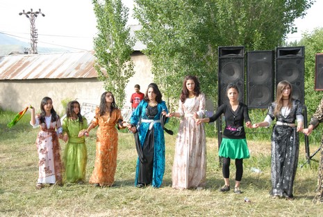 Yüksekova'da 05-06 Haziran 2010 tarihleri arasında evlenen çiftleri sizler için sayfamıza taşıdık.
