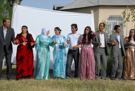 Yüksekova'da 05-06 Haziran 2010 tarihleri arasında evlenen çiftleri sizler için sayfamıza taşıdık.