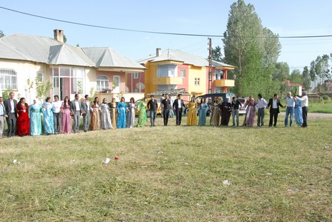 Yüksekova'da 05-06 Haziran 2010 tarihleri arasında evlenen çiftleri sizler için sayfamıza taşıdık.