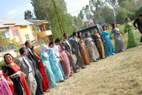 Yüksekova'da 05-06 Haziran 2010 tarihleri arasında evlenen çiftleri sizler için sayfamıza taşıdık.