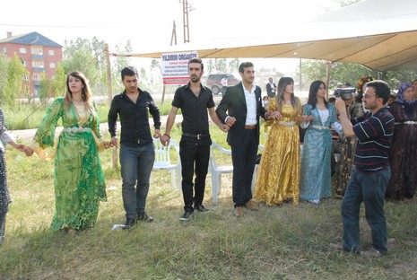 Yüksekova'da 05-06 Haziran 2010 tarihleri arasında evlenen çiftleri sizler için sayfamıza taşıdık.