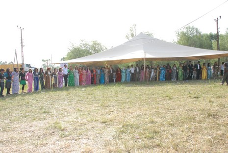 Yüksekova'da 05-06 Haziran 2010 tarihleri arasında evlenen çiftleri sizler için sayfamıza taşıdık.